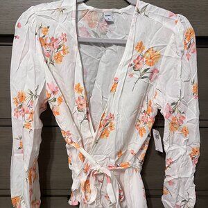 White flower print blouse